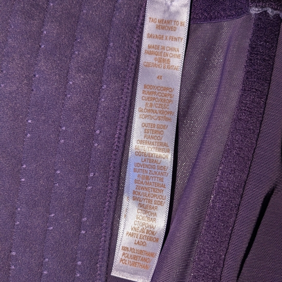 🔥🔥🔥 Savage X Fenty Vinyl bustier and matching gloves set - Picture 5 of 6